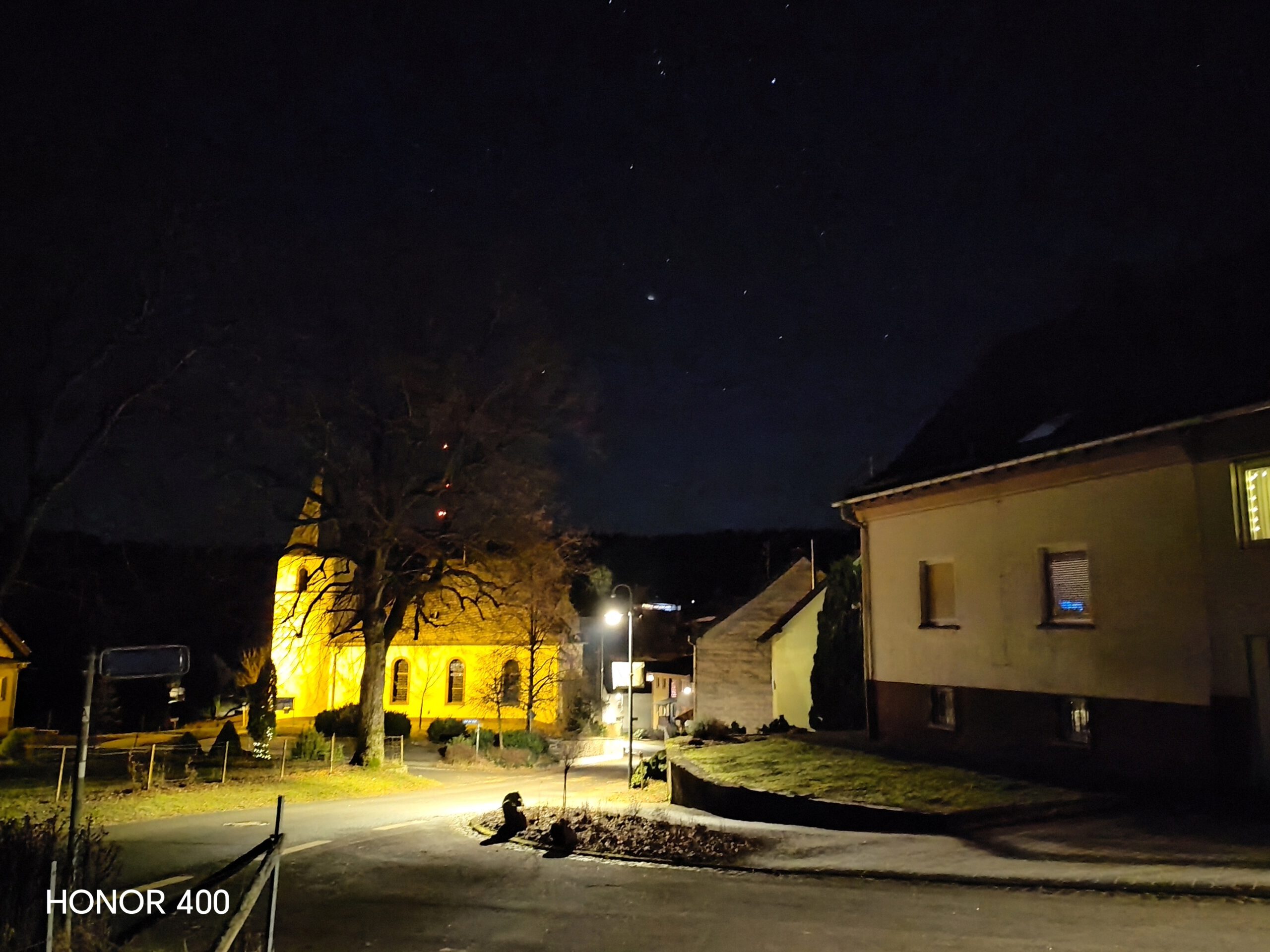 HONOR 400 - Nachtaufnahme